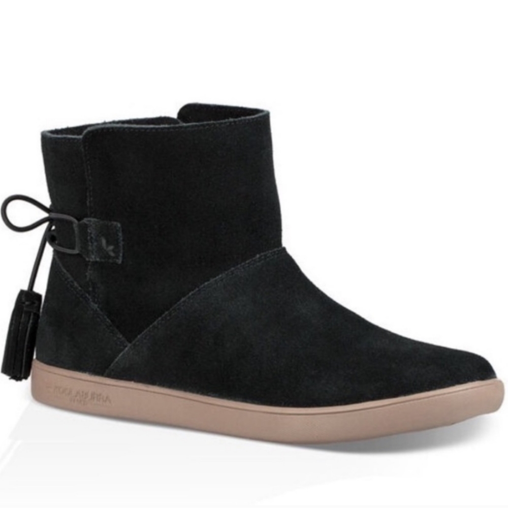 Koolaburra by UGG Black Suede Skyller Boots